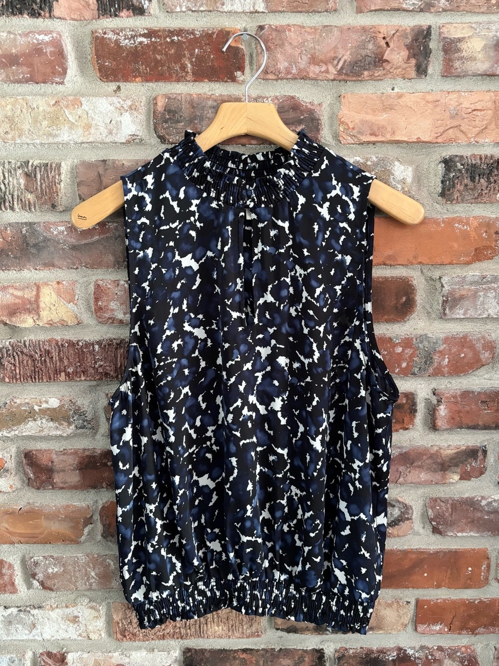 Roan + Ryan Evereve Blue Black Printed Sleeveless Blouse Top, XL